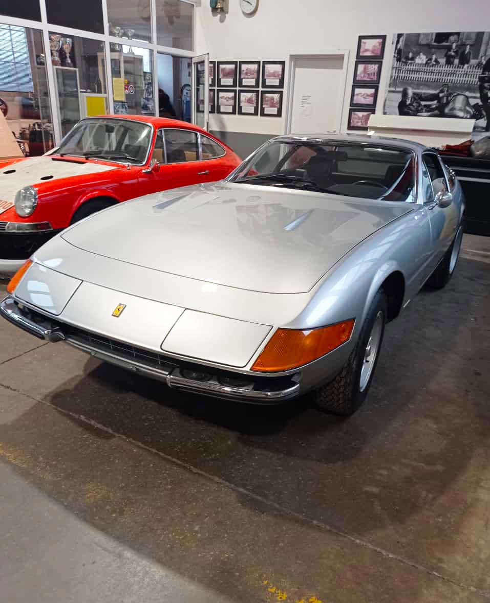 Ferrari 365 GTB4 1